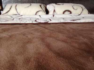 POŚCIEL WEŁNIANA CAMEL CIEMNY + KASZMIR LUNA 240X200 + MATERAC