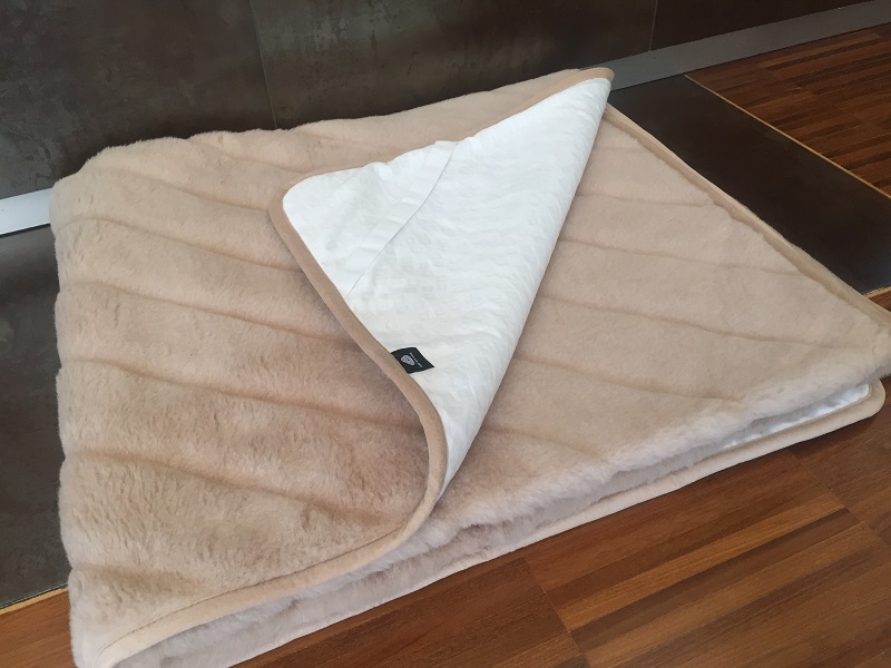 PODKŁAD Z WEŁNY WIELBŁĄDZIEJ CAMEL JASNY PASY 240x200