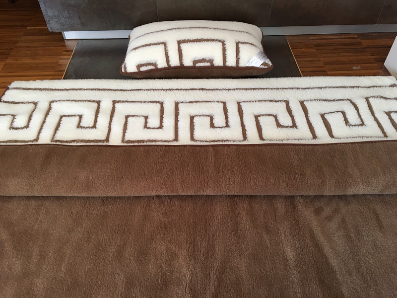 POŚCIEL WEŁNIANA CAMEL CIEMNY + MERYNOS TUMBLER GREKA 140x200 + PODKŁAD