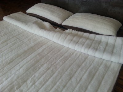 POŚCIEL WEŁNIANA CAMEL CIEMNY KRÓLEWSKI + KASZMIR LUX PASY 180x200 + MATERAC