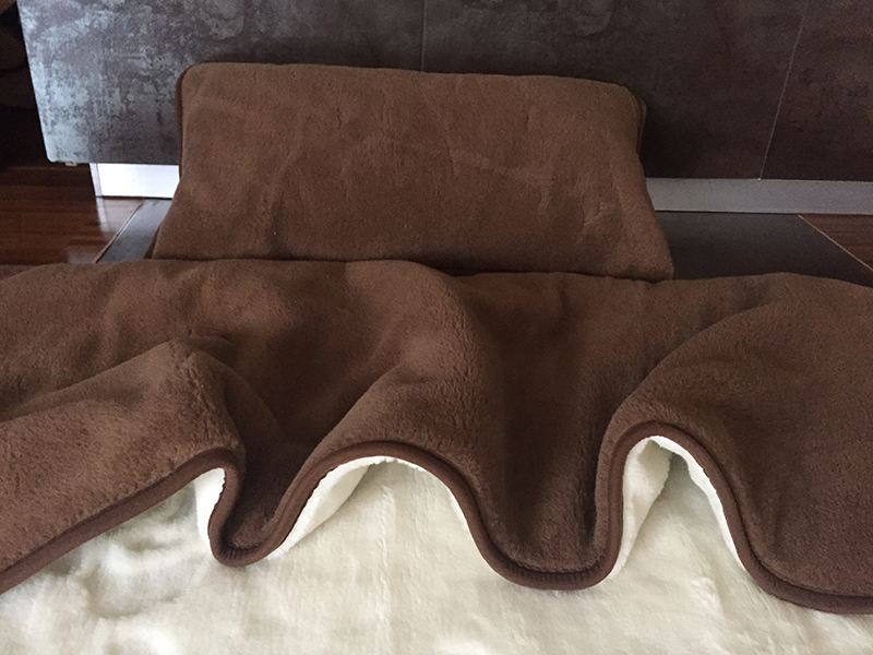 POŚCIEL Z WEŁNY CAMEL CIEMNY + KASZMIR RÓŻA 140x200