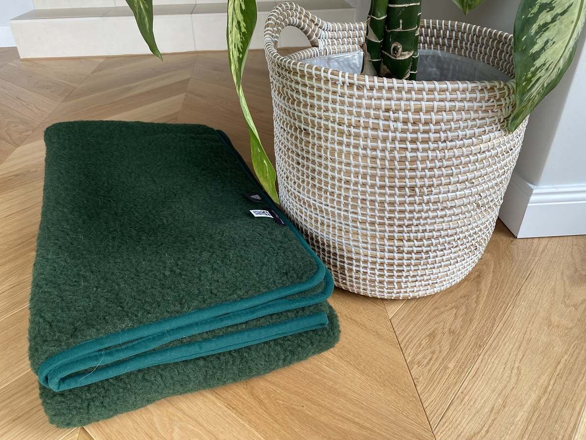KOC WEŁNIANY MERYNOS TUMBLER MOCNA ZIELEŃ 140X200