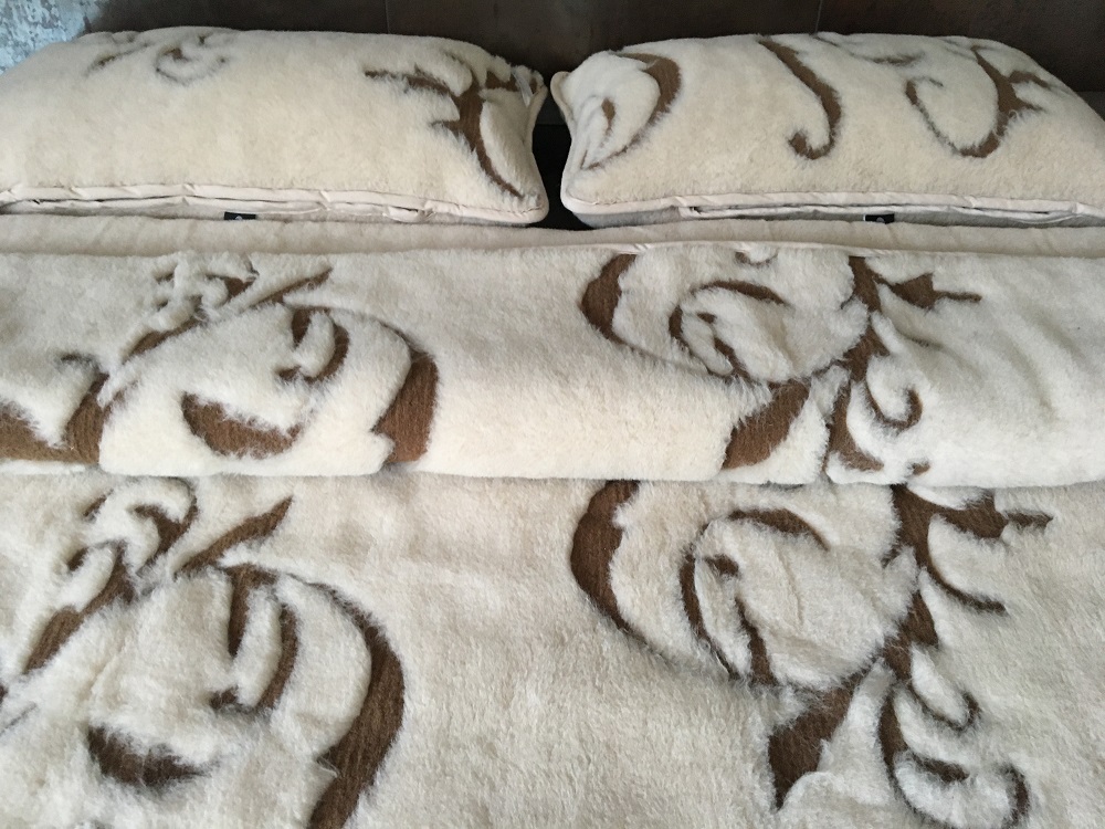 POŚCIEL WEŁNIANA CAMEL JASNY BOHO 160x200 + MATERAC