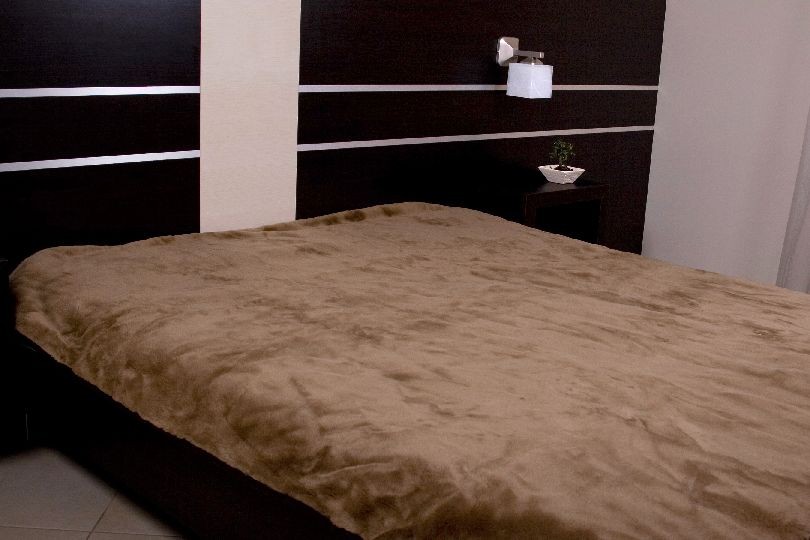 KOŁDRA Z WEŁNY KASZMIR GŁADKI + CAMEL CIEMNY 140x200