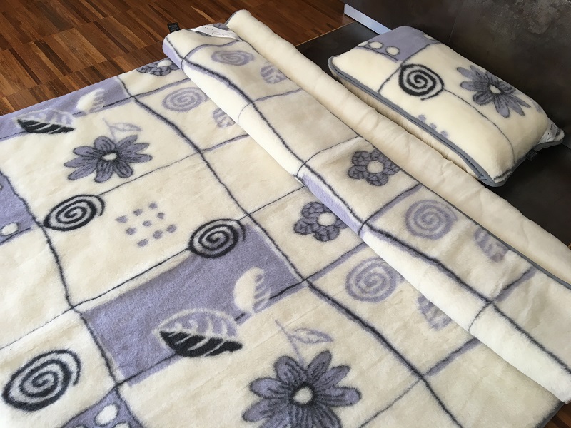 POŚCIEL Z WEŁNY ALPAKI VIOLET BOTANICA + KASZMIR CARO 140X200 + PODKŁAD