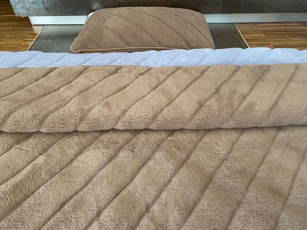 POŚCIEL Z WEŁNY ALPAKI ALPINA PASY + CAMEL CIEMNY PASY 140X200 + PODKŁAD