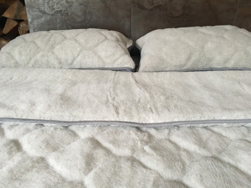 POŚCIEL Z WEŁNY ALPAKI JASNEJ CARO + ALPAKA GŁADKA 200x200