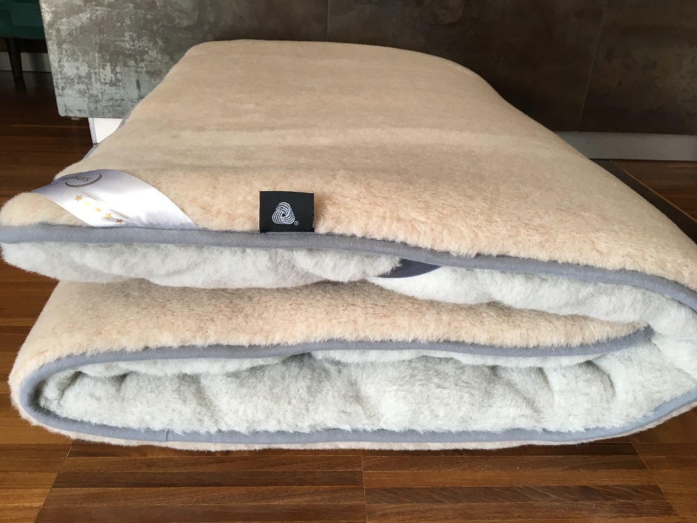 MATERAC WEŁNIANY ALPAKA JASNA CARO + CAMEL JASNY 220X200
