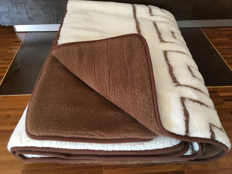 POŚCIEL WEŁNIANA CAMEL CIEMNY + MERYNOS TUMBLER GREKA 160x200