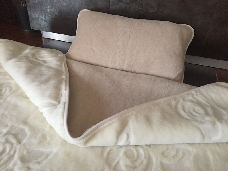 POŚCIEL Z WEŁNY CAMEL CAPPUCCINO + KASZMIR RÓŻA 140x200 + PODKŁAD