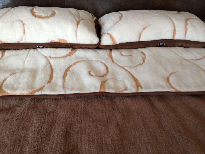 POŚCIEL WEŁNIANA CAMEL CIEMNY + KASZMIR GOLD 180x200 + PODKŁAD