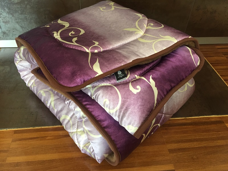KOŁDRA WEŁNIANA CAMEL CIEMNY SATYNA VIOLET 140x200