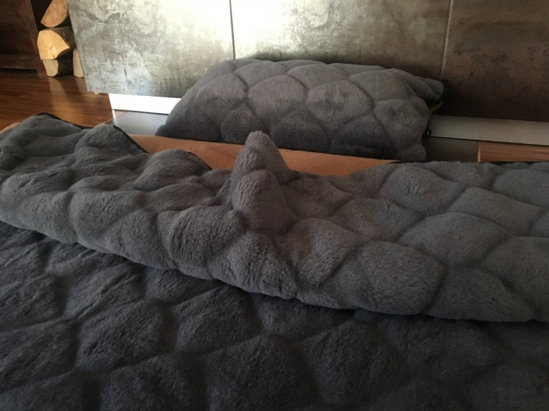 POŚCIEL Z WEŁNY ALPAKI CIEMNEJ CARO + CAMEL CIEMNY 140x200 + PODKŁAD