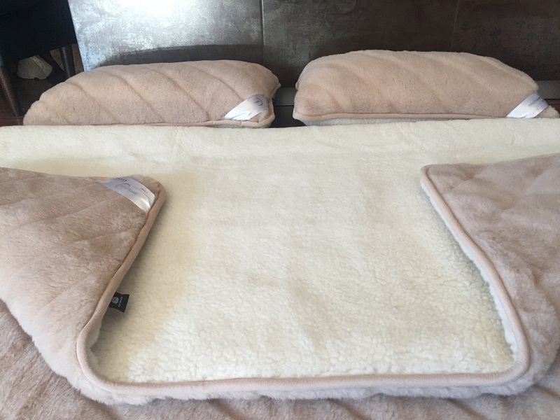 POŚCIEL WEŁNIANA CAMEL CAPPUCCINO PASY + MERYNOS TUMBLER 160x200 + MATERAC