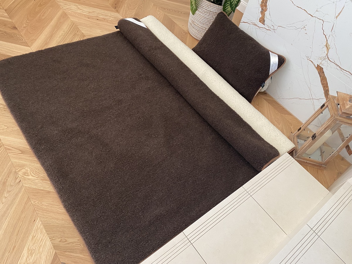POŚCIEL Z WEŁNY MERYNOS SYBERIA DZIKI BRĄZ + MERYNOS TUMBLER 140x200