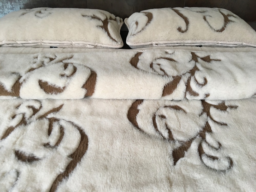 POŚCIEL WEŁNIANA CAMEL JASNY BOHO 160x200 + MATERAC