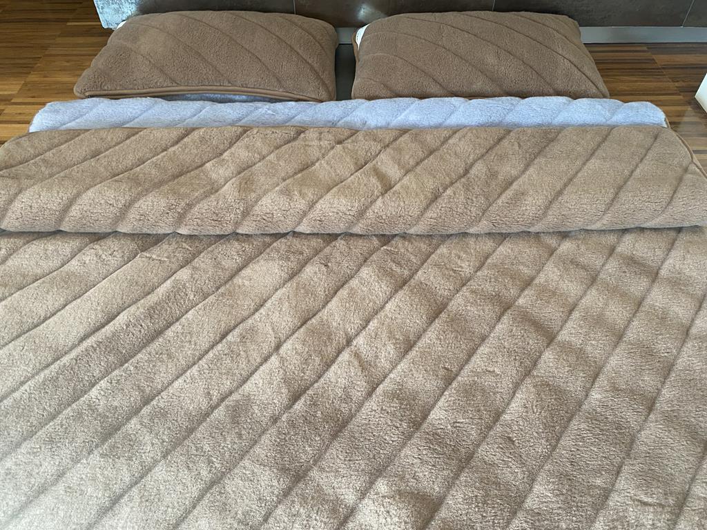 POŚCIEL WEŁNIANA ALPAKA ALPINA PASY + CAMEL CIEMNY PASY 160x200 + MATERAC