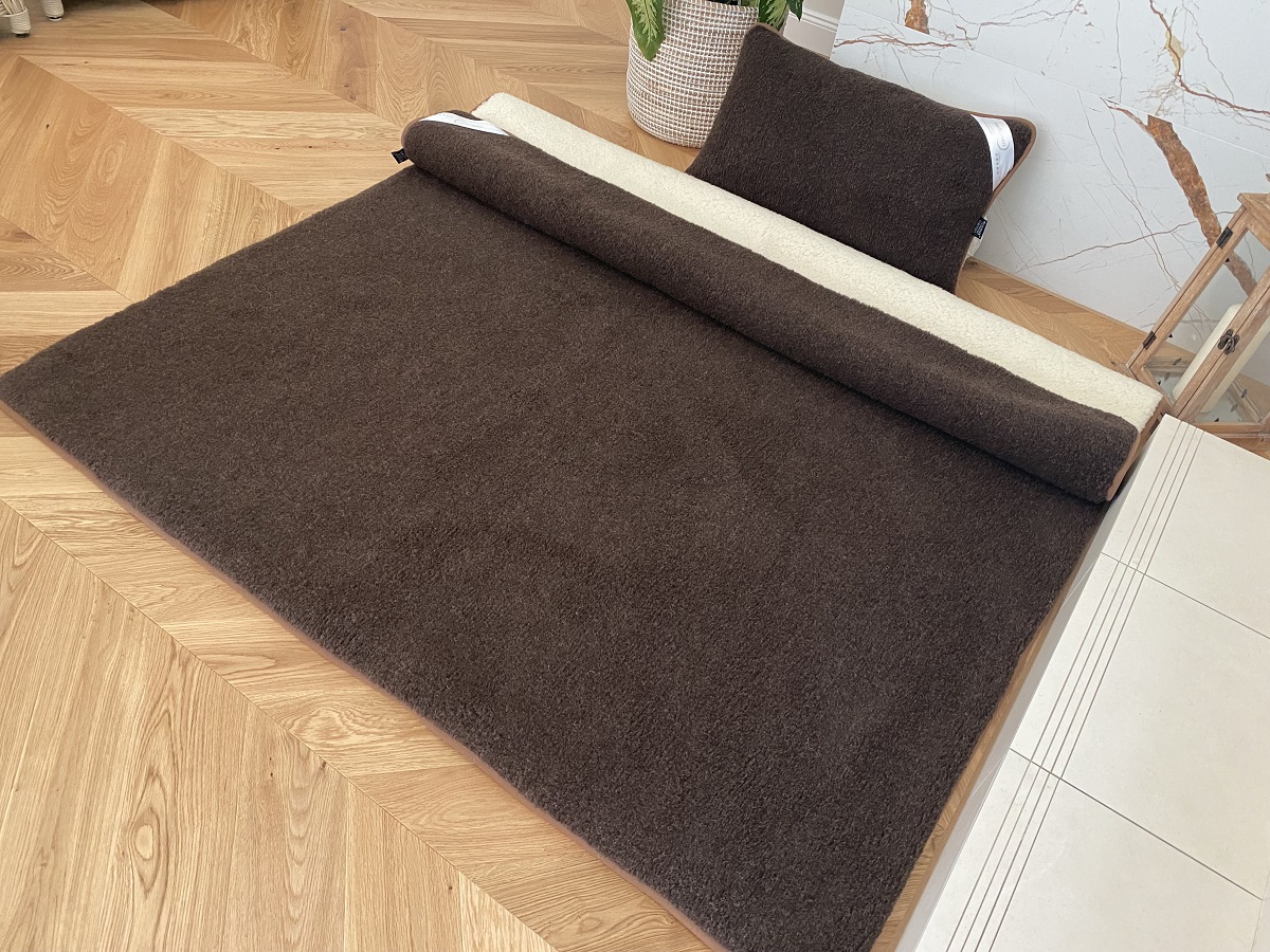 POŚCIEL Z WEŁNY MERYNOS SYBERIA DZIKI BRĄZ + MERYNOS TUMBLER 140x200