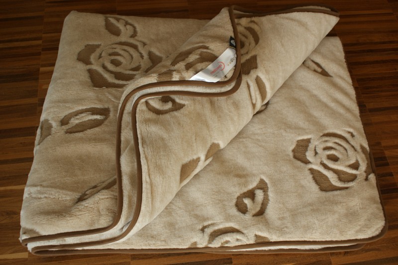 POŚCIEL WEŁNIANA CAMEL RÓŻA Z WEŁNY CAMEL 240X200 + PODKŁAD