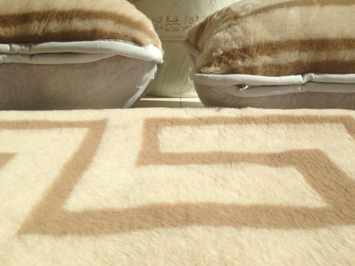 POŚCIEL WEŁNIANA ALPAKA SILVER + CAMEL CAPPUCINO GREKA 160X200 + PODKŁAD