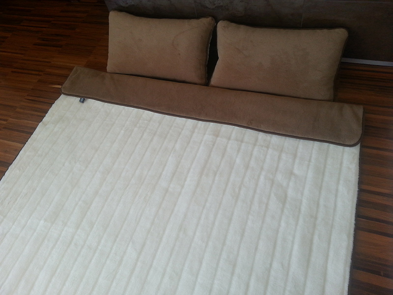 POŚCIEL WEŁNIANA CAMEL CIEMNY KRÓLEWSKI + KASZMIR LUX PASY 160x200 + MATERAC