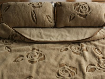 POŚCIEL WEŁNIANA CAMEL RÓŻA Z WEŁNY CAMEL 220X200 + PODKŁAD