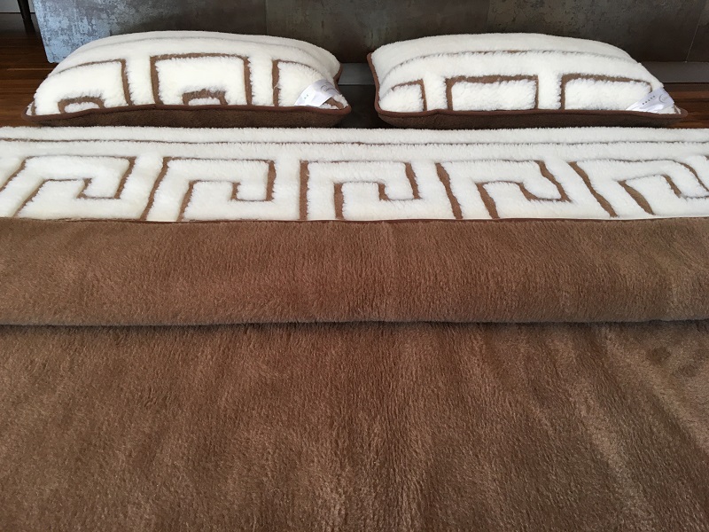 POŚCIEL WEŁNIANA CAMEL CIEMNY + MERYNOS TUMBLER GREKA 160x200