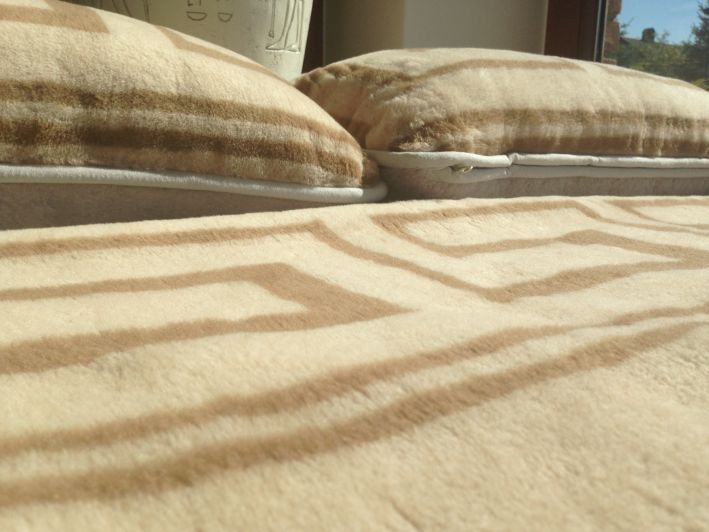 POŚCIEL WEŁNIANA ALPAKA SILVER + CAMEL CAPPUCINO GREKA 160X200 + PODKŁAD