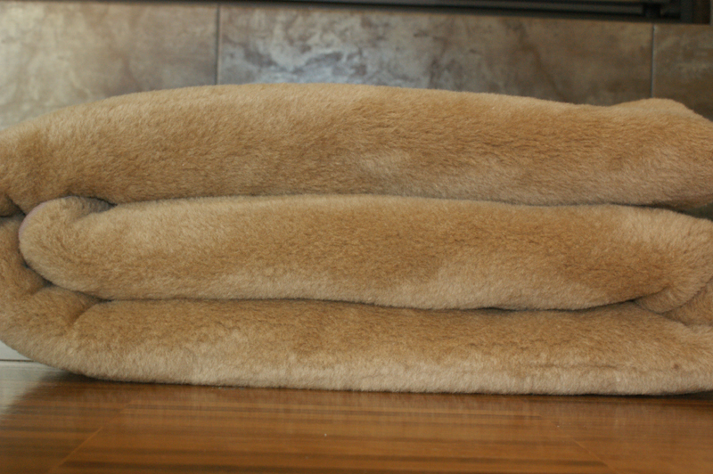 KOŁDRA WEŁNIANA CAMEL KASZTANOWY J+J 200x200