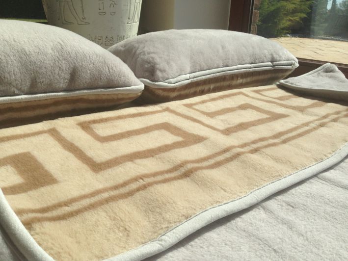 POŚCIEL WEŁNIANA ALPAKA SILVER + CAMEL CAPPUCINO GREKA 160X200 + PODKŁAD