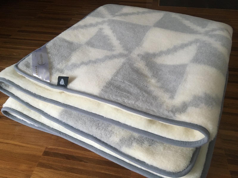 KOŁDRA Z WEŁNY ALPAKI TRIANGOLI + KASZMIR CARO 220X200