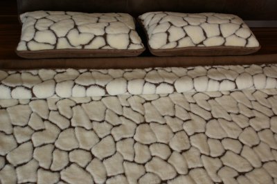 POŚCIEL WEŁNIANA CAMEL CIEMNY + KASZMIR GIRAFFE 180x200 + MATERAC