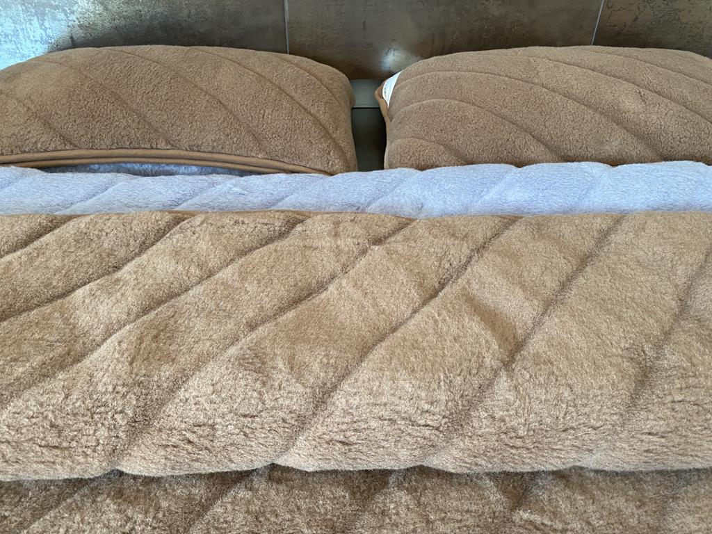 POŚCIEL WEŁNIANA ALPAKA ALPINA PASY + CAMEL CIEMNY PASY 160x200 + MATERAC