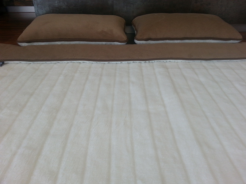 POŚCIEL WEŁNIANA CAMEL CIEMNY KRÓLEWSKI + KASZMIR LUX PASY 160x200 + MATERAC