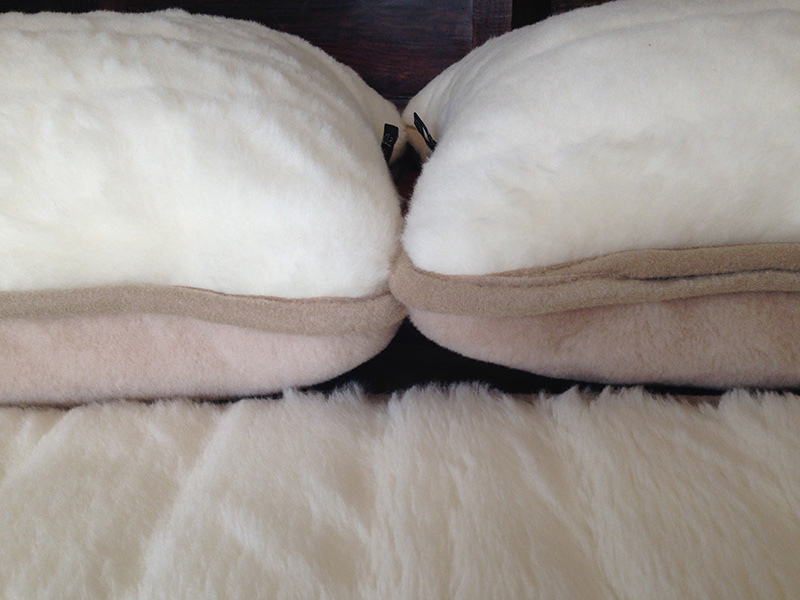 POŚCIEL WEŁNIANA CAMEL JASNY CAPPUCCINO + KASZMIR LUX PASY 240x200 + MATERAC