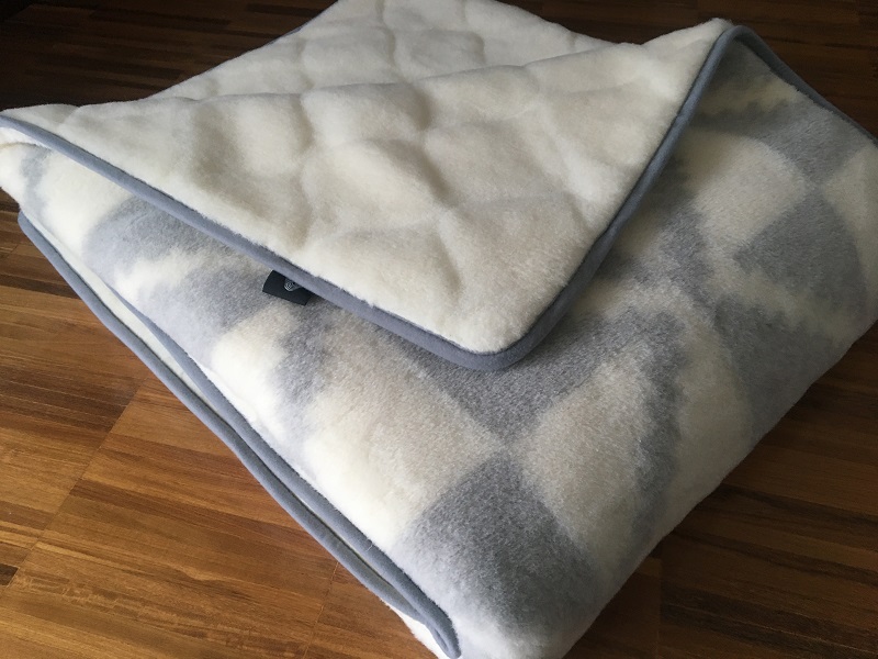 KOŁDRA Z WEŁNY ALPAKI TRIANGOLI + KASZMIR CARO 220X200