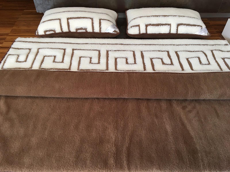 POŚCIEL WEŁNIANA CAMEL CIEMNY + MERYNOS TUMBLER GREKA 160x200