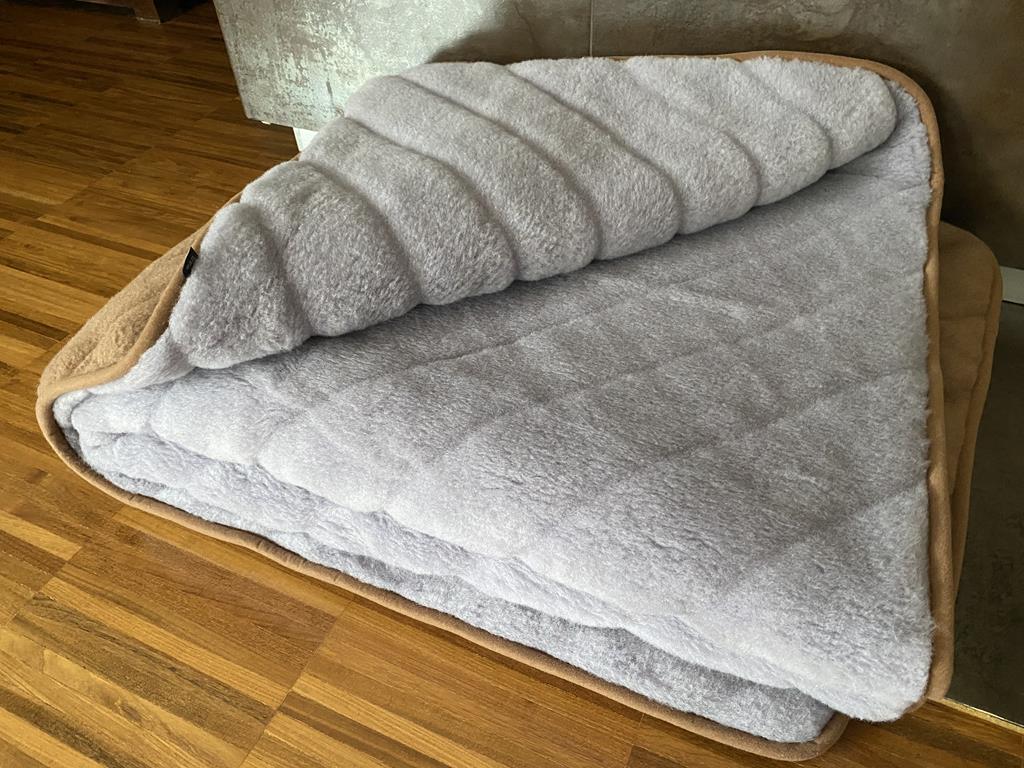 KOŁDRA Z WEŁNY ALPAKI SILVER PASY + CAMEL CIEMNY PASY 180x200