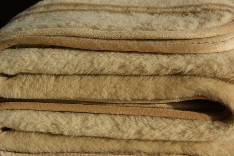 KOC WEŁNIANY CAMEL CAPPUCCINO GREKA JASNY 160x200