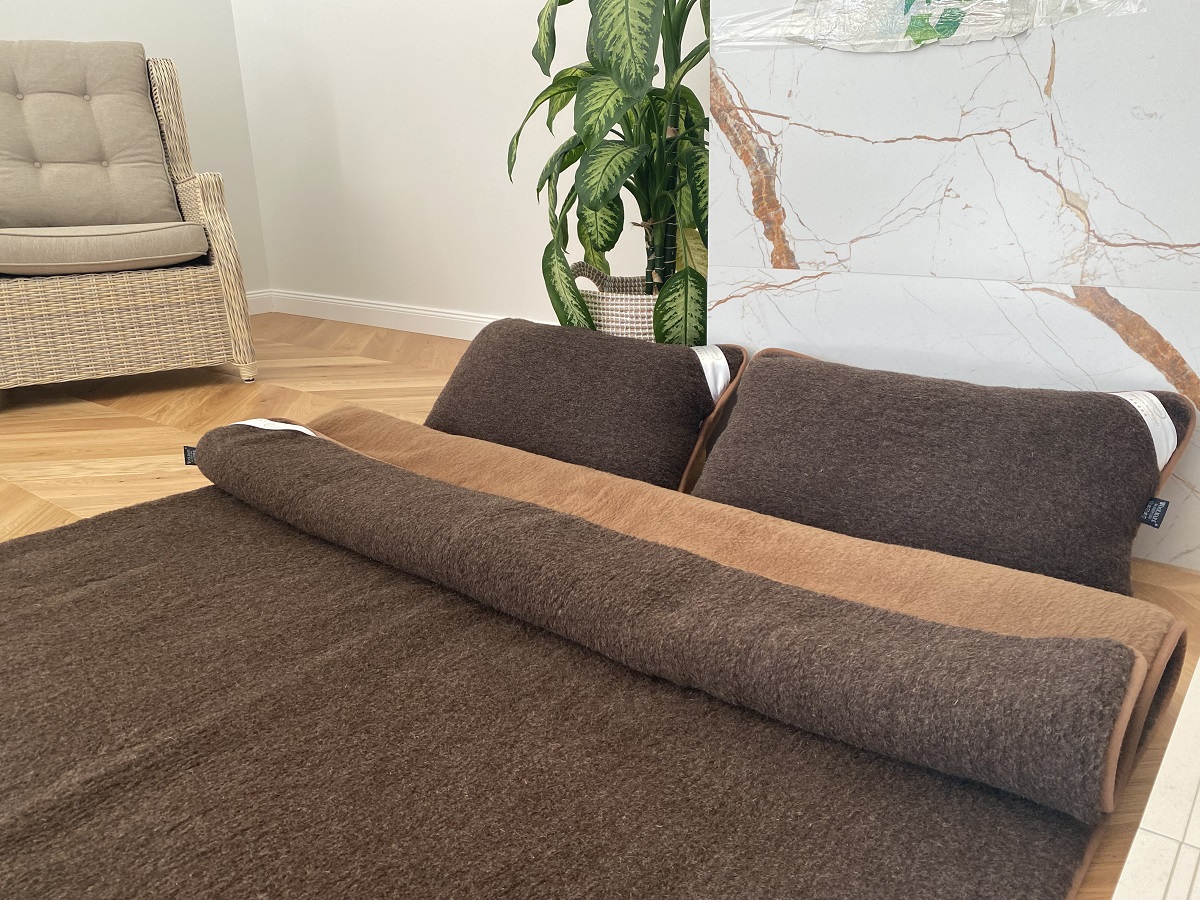 POŚCIEL WEŁNIANA MERYNOS SYBERIA DZIKI BRĄZ + CAMEL CIEMNY 200X200 + PODKŁAD