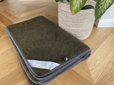 PODKŁAD WEŁNIANY MERYNOS TUMBLER ZIELONY WOJSKOWY 90x200