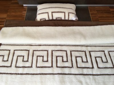 POŚCIEL WEŁNIANA CAMEL CIEMNY + MERYNOS TUMBLER GREKA 140x200