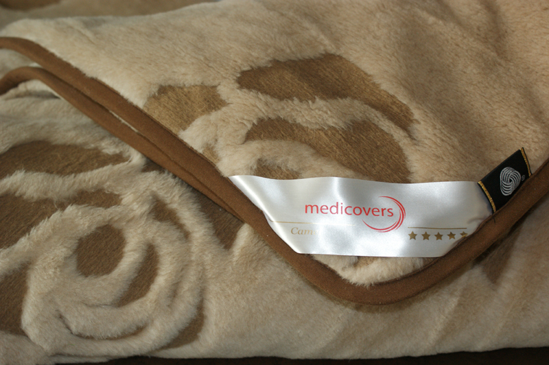KOŁDRA WEŁNIANA CAMEL RÓŻA J+J 200x200