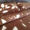 POŚCIEL Z WEŁNY WIELBŁĄDZIEJ CAMEL BIAŁA LILIA 180X200 + PODKŁAD