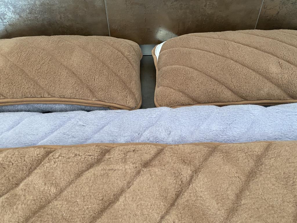 POŚCIEL WEŁNIANA ALPAKA ALPINA PASY + CAMEL CIEMNY PASY 160x200 + MATERAC