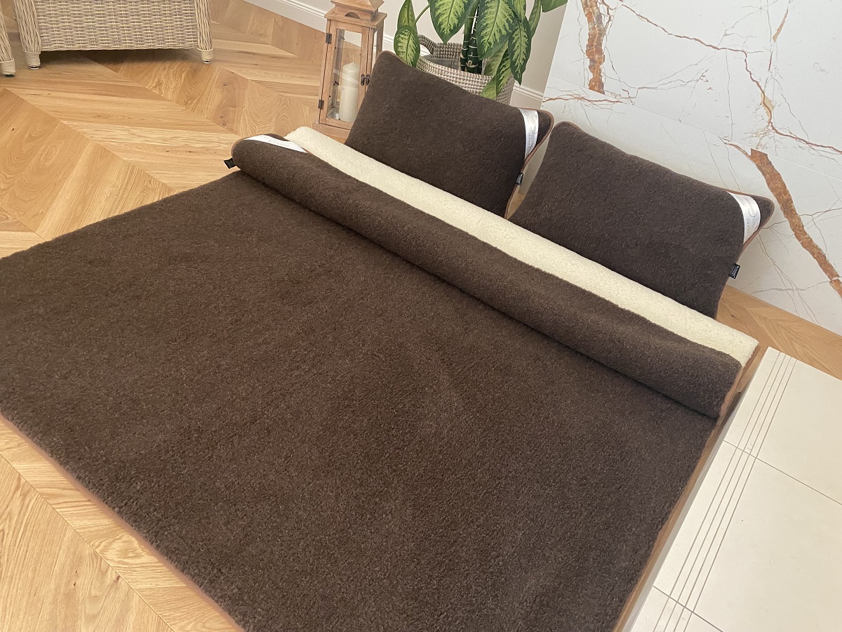 POŚCIEL WEŁNIANA MERYNOS SYBERIA DZIKI BRĄZ + MERYNOS TUMBLER 200X200