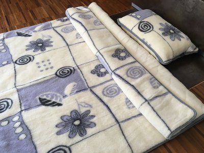 POŚCIEL Z WEŁNY ALPAKI VIOLET BOTANICA + KASZMIR CARO 140X200 + PODKŁAD