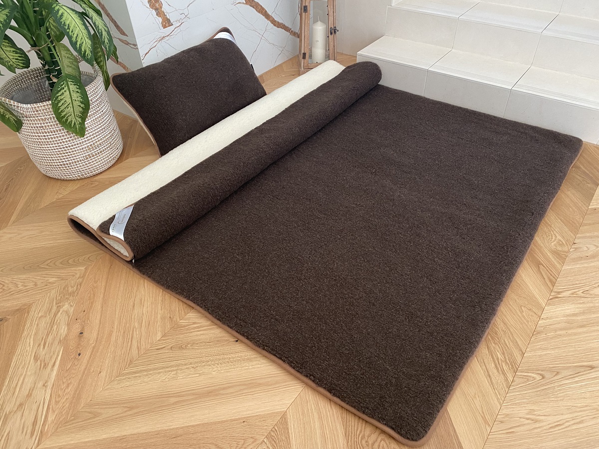 POŚCIEL Z WEŁNY MERYNOS SYBERIA DZIKI BRĄZ + MERYNOS TUMBLER 140x200