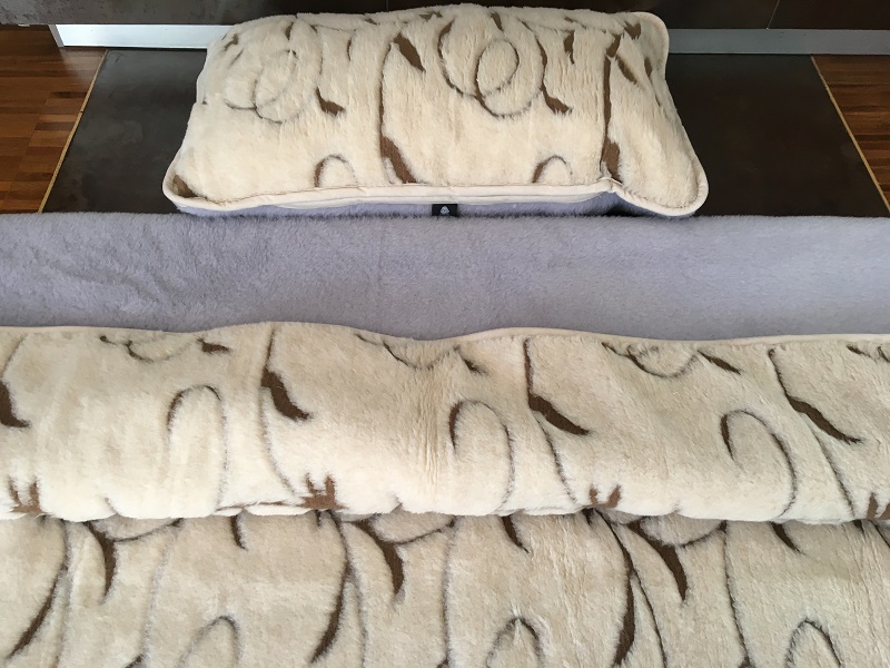 POŚCIEL Z WEŁNY ALPAKI ALPINA + CAMEL RAMPICANTI 140x200 + PODKŁAD