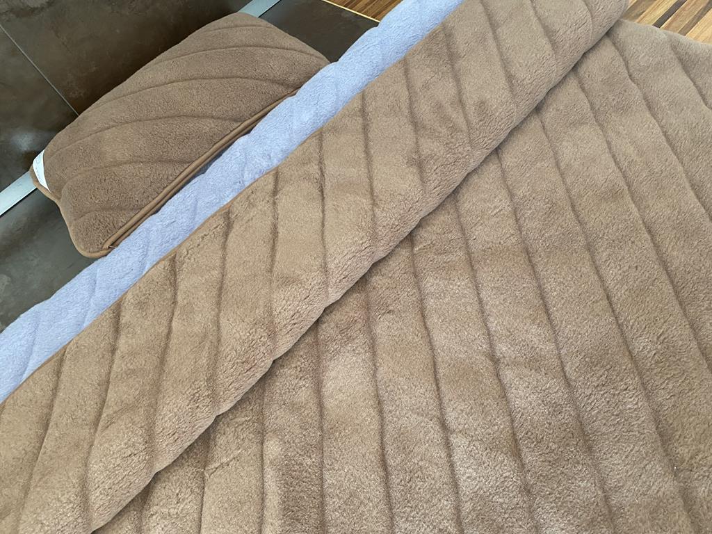 POŚCIEL Z WEŁNY ALPAKI ALPINA PASY + CAMEL CIEMNY PASY 140X200 + PODKŁAD